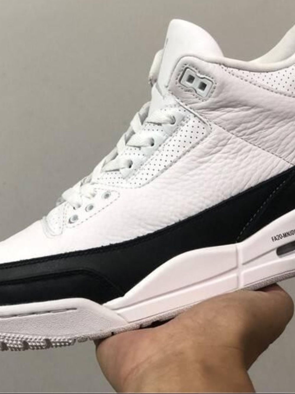 Men's White and Black Leather Low-Top Sneakers